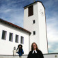 Friedenskirche Hengersberg und Pfarrerin Sieber